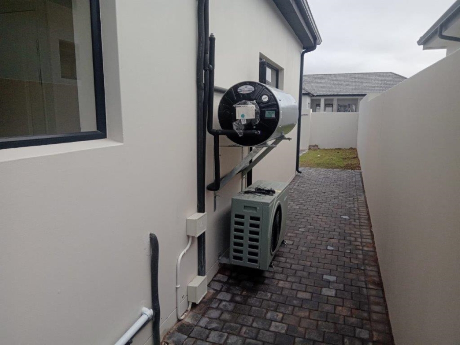 4 Bedroom Property for Sale in Wavecrest Eastern Cape